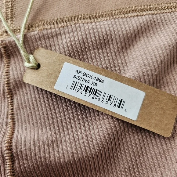 SKIMS Team USA Ribbed Boxer Shorts - Picture 5 of 7